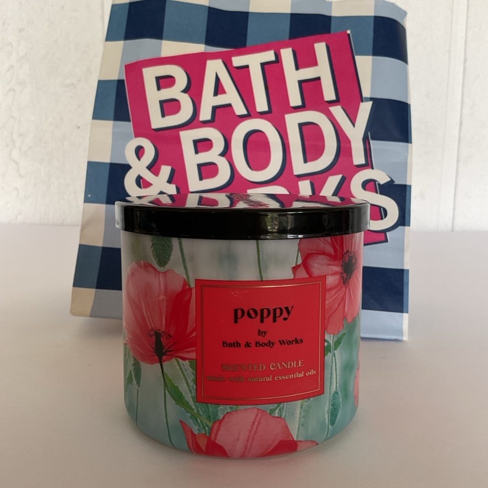 Bath and Body Works Poppy Three Wick Candle NWT